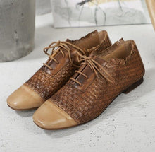 Load image into Gallery viewer, 2019 Spring Summer New lace-up brogue shoes women